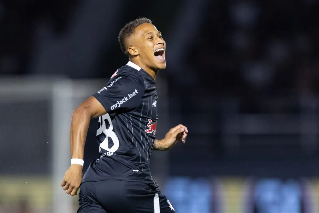 Vitinho pode estrear pelo Internacional em 2025 – Foto: Diogo Reis/AGIF