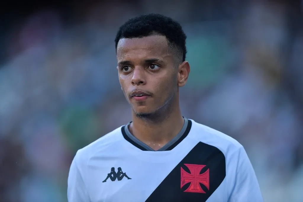 Riquelme será titular jogando avançado pelo Vasco – Foto: Thiago Ribeiro/AGIF