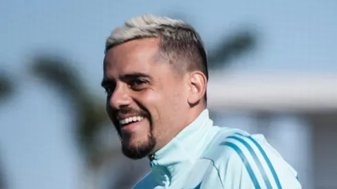 Fagner treinando com o elenco cruzeirense.