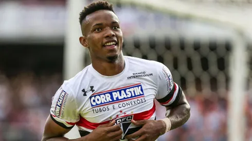 Sao Paulo X Linense - Thiago Mendes do Sao Paulo comemora seu gol durante partida de quartas-de-finais do Campeonato Paulista no Estadio do Morumbi. Foto: Ale Cabral/AGIF