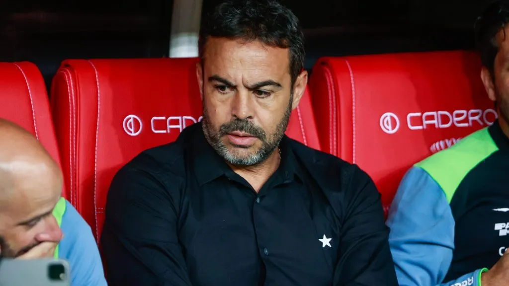 Artur Jorge quando comandava o Botafogo – Foto: Luiz Erbes/AGIF