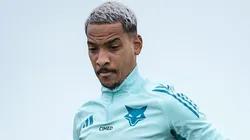 Matheus Pereira, meia do Cruzeiro, em treinos no EUA