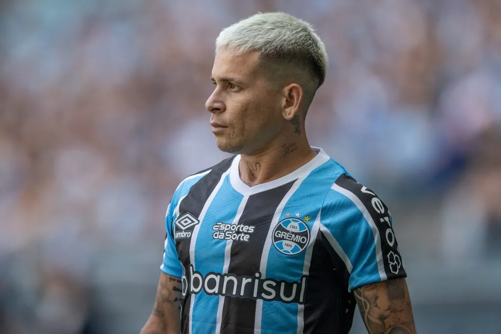 Soteldo em partida pelo Grêmio – Foto: Liamara Polli/AGIF
