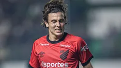 Cannóbio em jogo pelo Athlético-PR - Foto: Isabela Azine/AGIF