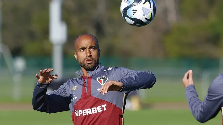 Lucas Moura durante treinamento na pré-temporada. Foto: Rubens Chiri/São Paulo FC