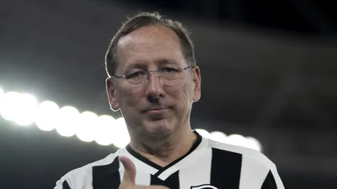 RJ - RIO DE JANEIRO - 23/11/2024 - BRASILEIRO A 2024, BOTAFOGO X VITORIA - John Textor dono da SAF do Botafogo antes da partida contra o Vitoria no estadio Engenhao pelo campeonato Brasileiro A 2024.