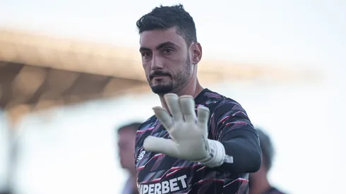 Goleiro Rafael em ação pelo São Paulo - Foto: Isabela Azine/AGIF