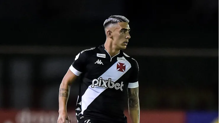 Vasco e Puma vem buscando acordo para renovar com o clube - Foto: Thiago Ribeiro/AGIF