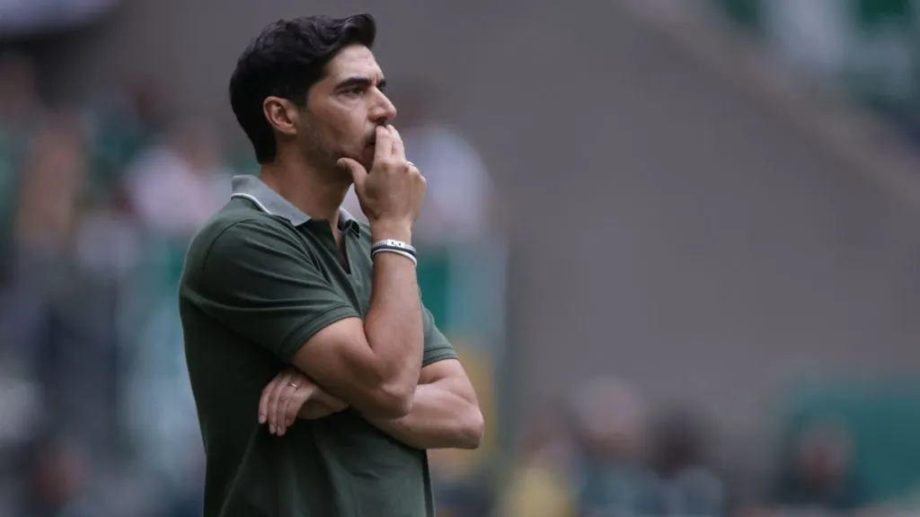Abel Ferreira técnico do Palmeiras durante partida contra o Fluminense no estádio Arena Allianz Parque pelo campeonato Brasileiro A 2024. Foto: Ettore Chiereguini/AGIF