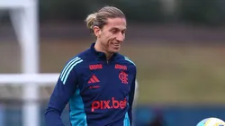 Filipe Luís durante treino nos EUA.