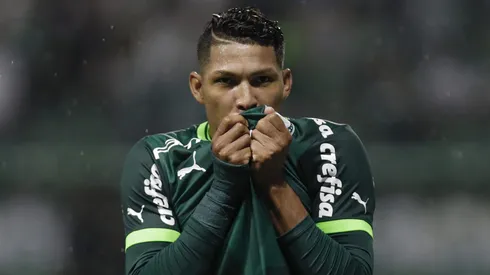 Rony foi cortado de jogo contra o Noroeste e está de saída do Palmeiras