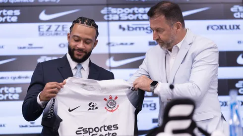 Memphis e Augusto Melo em apresentação (Ettore Chiereguini/AGIF)