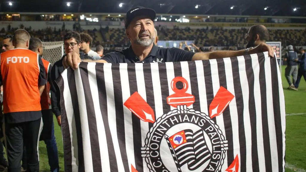 Augusto Melo se posiciona sobre situação polêmica no Corinthians – Foto: Leonardo Hubbe/AGIF