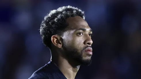 Martinez se posiciona sobre torcida