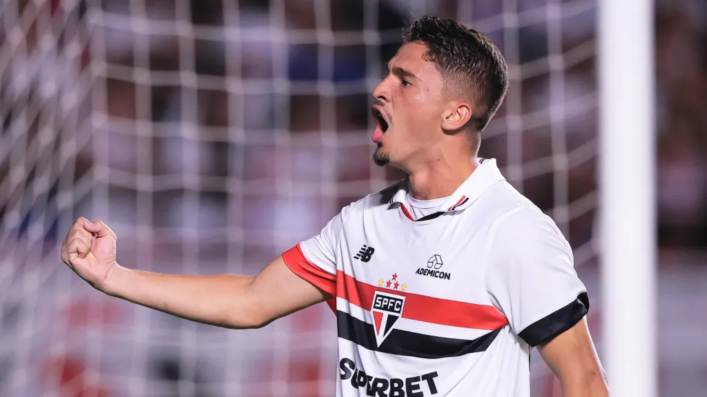 Pablo Maia atuando pelo São Paulo antes de machucar. Foto: Ettore Chiereguini/AGIF