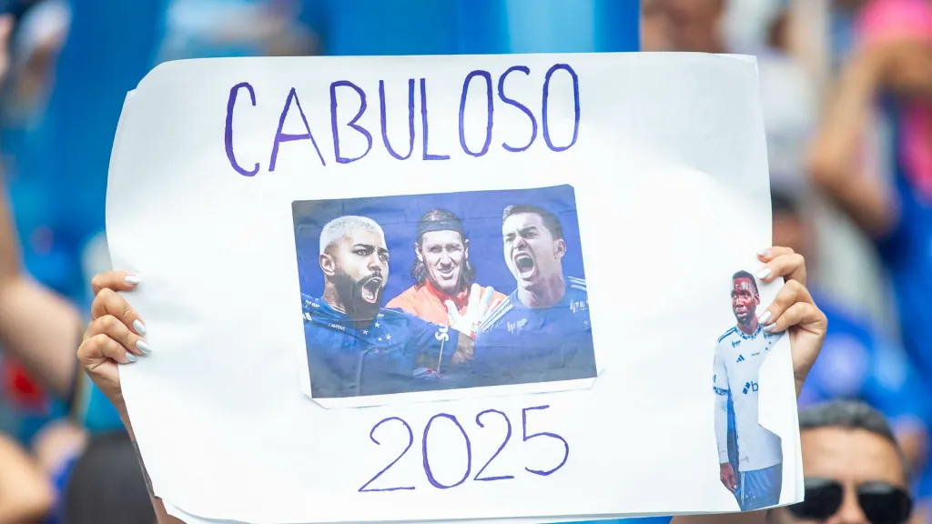 Torcedor do Cruzeiro empolgado com o ano de 2025. Foto: Fernando Moreno/AGIF