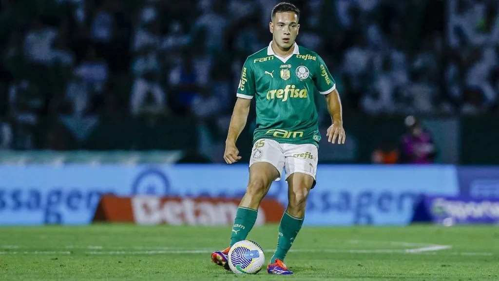 Fabinho em partida pelo Palmeiras