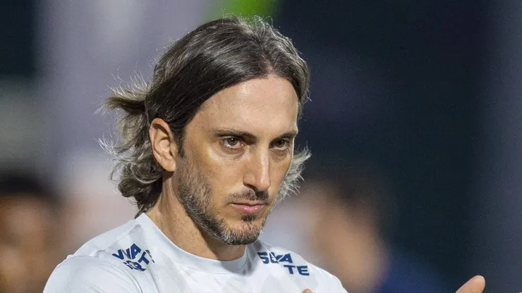 Zubeldía faz mudança na escalação do Tricolor.