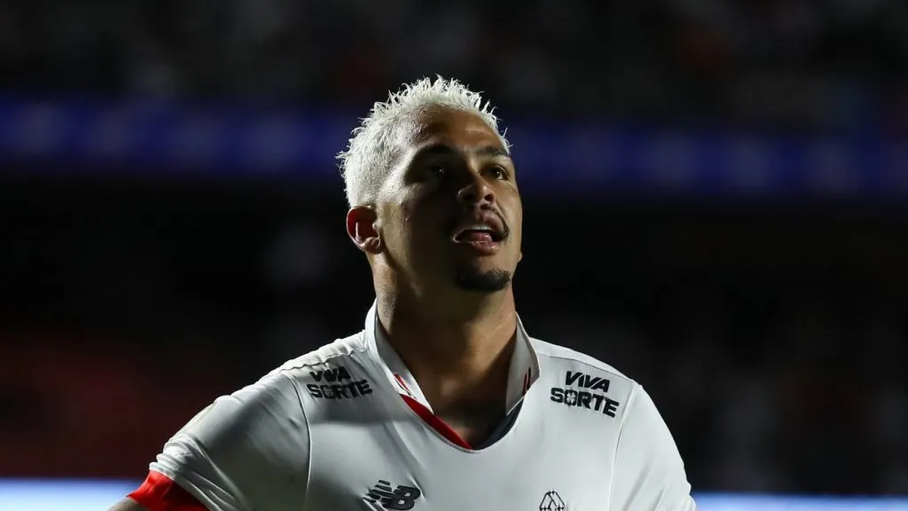 Foto: Marco Miatelo/AGIF- Luciano ganha concorrência de peso por titularidade no Tricolor.