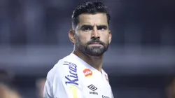 Tomás Rincón cobrou João Schmidt por falha na marcação de gol do São Bernardo e cobrança repercutiu nos vestiários - Foto: Reinaldo Campos/AGIF