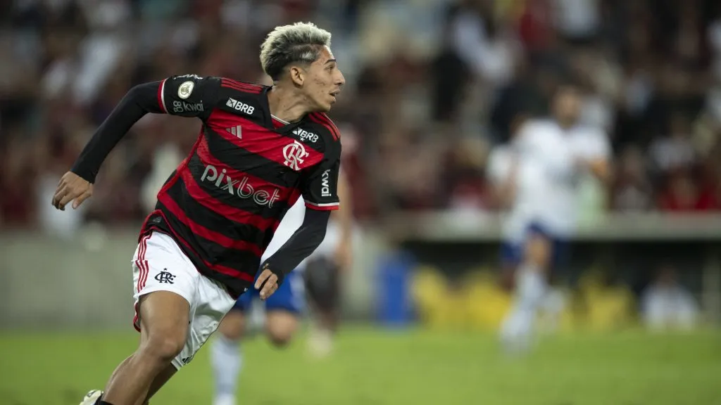 Werton durante jogo do Flamengo (Foto: Jorge Rodrigues/AGIF)