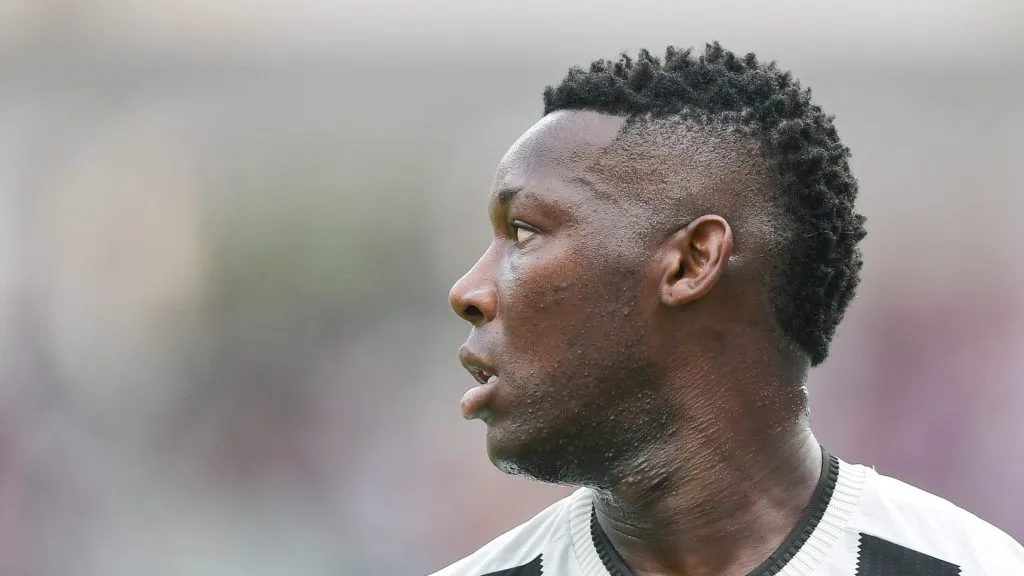 Foto: Thiago Ribeiro/AGIF – Volante foi muito criticado na rede social.