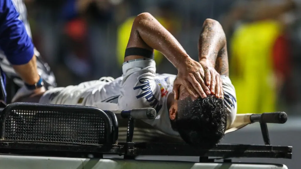 Aderlan sofreu grave lesão no joelho esquerdo em julho do ano passado. Foto: Reinaldo Campos/AGIF