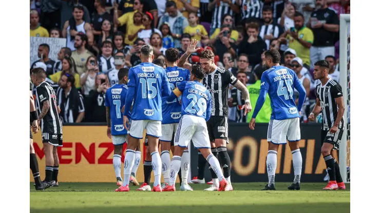 Com muitas faltas, Atlético-MG e Cruzeiro empataram em 0 a 0 pela FC Series, nos Estados Unidos. Foto: Pedro Souza/Atlético-MG