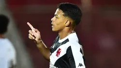 Jogador do Vasco da Gama, Maxsuell comemora golaço sobre o Flamengo-SP