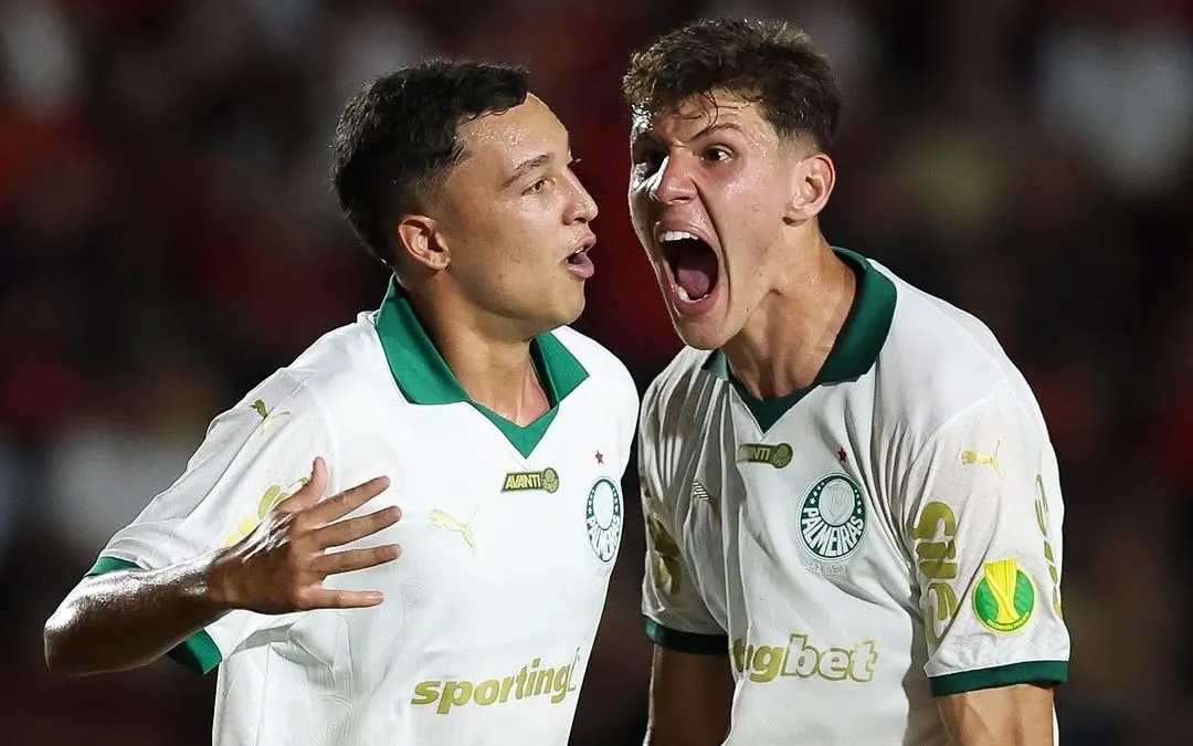 O jogador Thalys, do Palmeiras, comemora seu gol contra a equipe do EC Noroeste, durante partida válida pela fase de grupos, do Campeonato Paulista, Série A1, no Estádio Doutor Alfredo de Castilho. Foto: Cesar Greco/Palmeiras