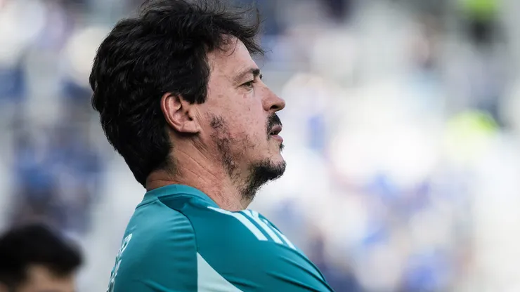 Fernando Diniz durante o Clássico Mineiro, em Orlando-EUA. Foto: Gustavo Aleixo/Cruzeiro