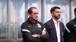 Ramón e Emiliano Díaz no comando do Corinthians. Foto: Maxi Franzoi/AGIF