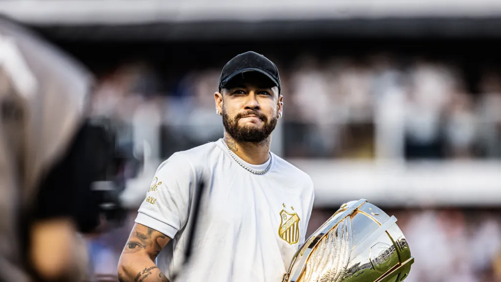 Neymar visitando o Santos durante o Campeonato Paulista 2024. Foto: Abner Dourado/AGIF