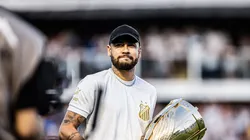 Neymar visitando o Santos durante o Campeonato Paulista 2024. Foto: Abner Dourado/AGIF