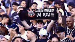 Torcida do Timão se manifestando na Arena. Foto: Marcello Zambrana / AGIF