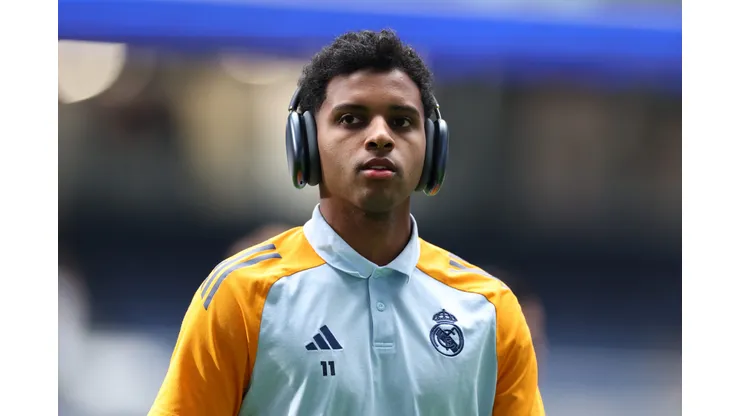 MADRID, SPAIN - DECEMBER 01: Rodrygo of Real Madrid arrives at the stadium prior to the LaLiga match between Real Madrid CF and Getafe CF at Estadio Santiago Bernabeu on December 01, 2024 in Madrid, Spain. (Photo by Florencia Tan Jun/Getty Images)