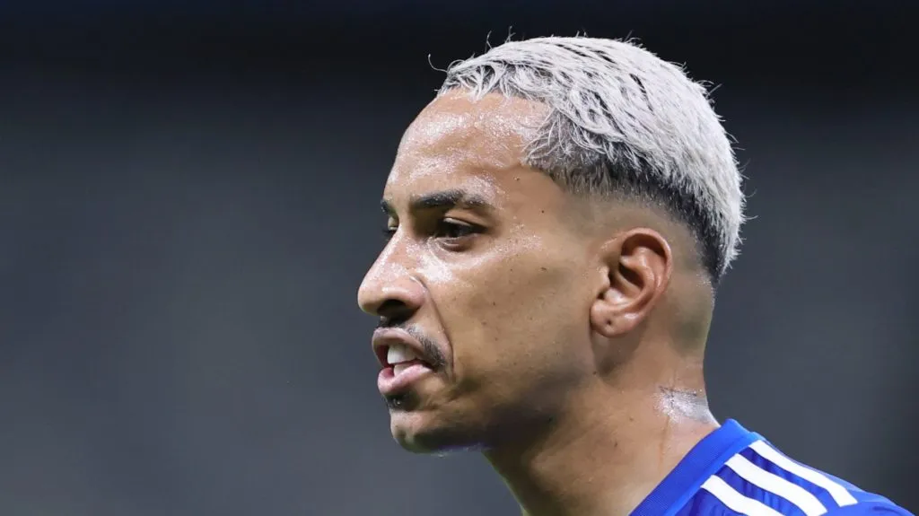 . Foto: Gilson Lobo/AGIF – Matheus Pereira é uma das possibilidades de reforços no Palestra.