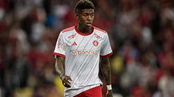 Vitão em ação pelo Internacional -