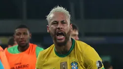 Neymar durante jogo da Seleção Brasileira no Nilton Santos.