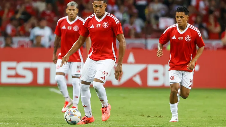 RS - PORTO ALEGRE - 16/01/2025 - AMISTOSO, INTERNACIONAL X MEXICO - Vitinho jogador do Internacional durante partida contra o Mexico no estadio Beira-Rio pelo campeonato Amistoso. Foto: Luiz Erbes/AGIF