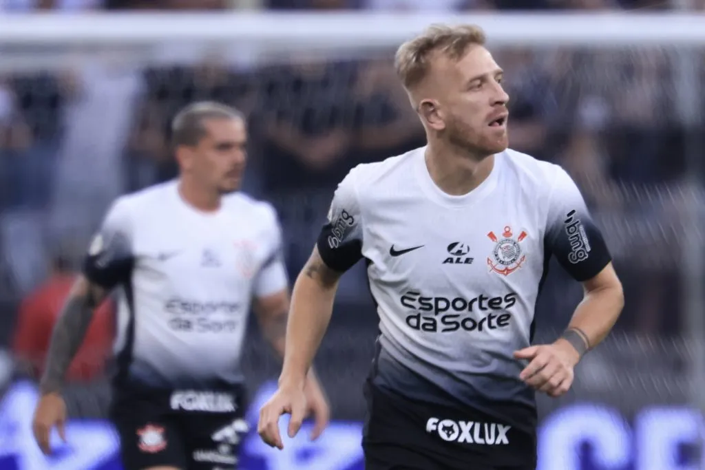 Pedro Henrique atuando pelo Timão no ano passado. Foto: Marcello Zambrana/AGIF