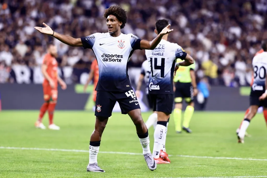 Talles Magno marca o segundo gol na vitória do Corinthians sobre o Velo Clube. Foto: Marcello Zambrana/AGIF