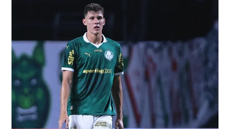 Joia da base do Palmeiras, Benedetti está brilhando na Copinha e sua atuação surpreendendo lhe garantiu uma vaga na equipe profissional