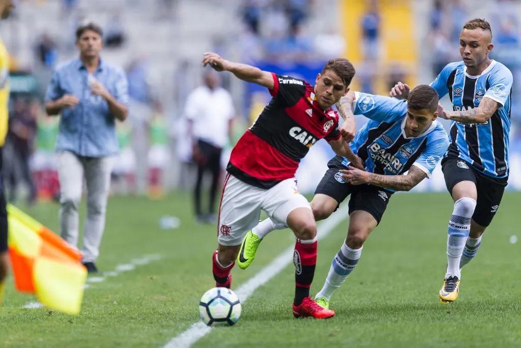 Cuéllar atuando contra o Grêmio