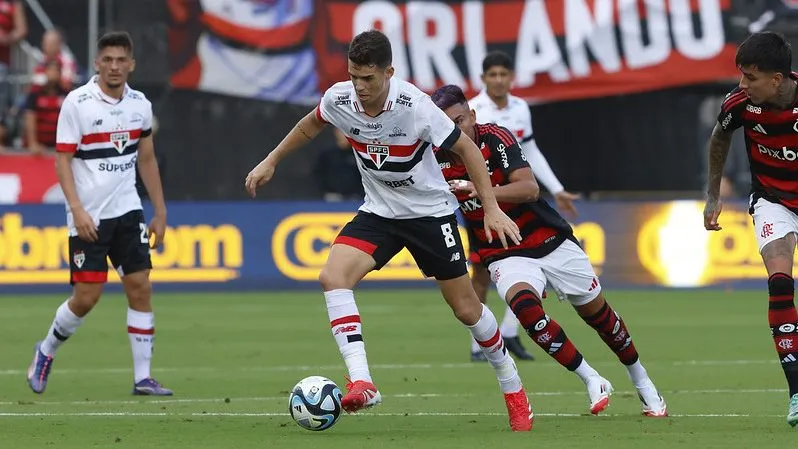 Oscar em São Paulo x Flamengo. Foto: Rubens Chiri/Saopaulofc.net
