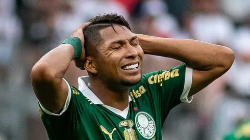 Vasco se aproximou de Rony.