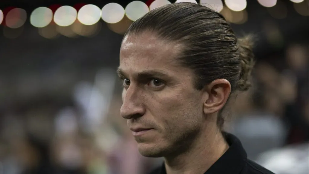 Filipe Luís toma decisão sobre futuro de Alcaraz