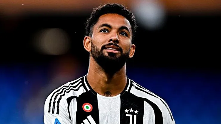 Douglas Luiz durante partida entre Genoa e Juventus, pelo Campeonato Italiano. Foto: Simone Arveda
