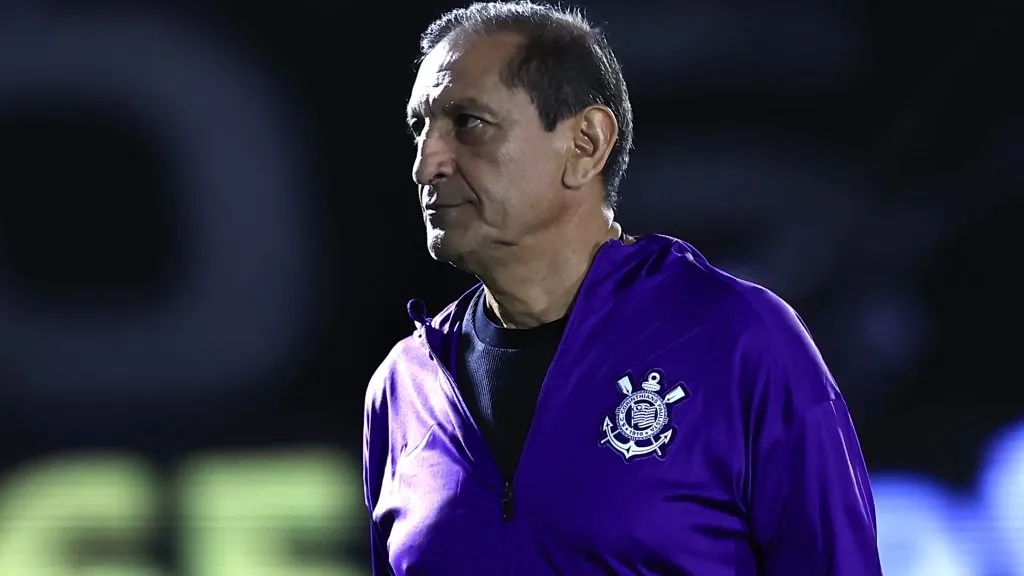 Ramon Diaz  tecnico do Corinthians durante partida contra o Bragantino no estadio Nabi Abi Chedid pelo campeonato Paulista 2025. Foto: Marcello Zambrana/AGIF