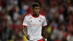 Vitão pelo Internacional.